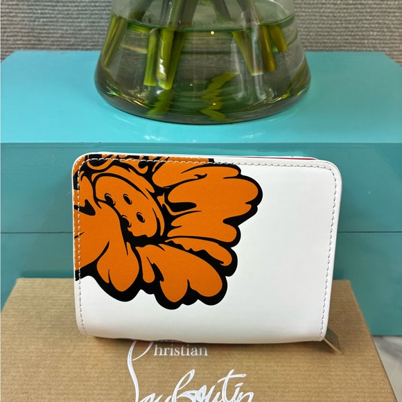 Christian Louboutin Shun Sudo Button Flower Blossoms Compact Wallet RARE NWT - Picture 7 of 13